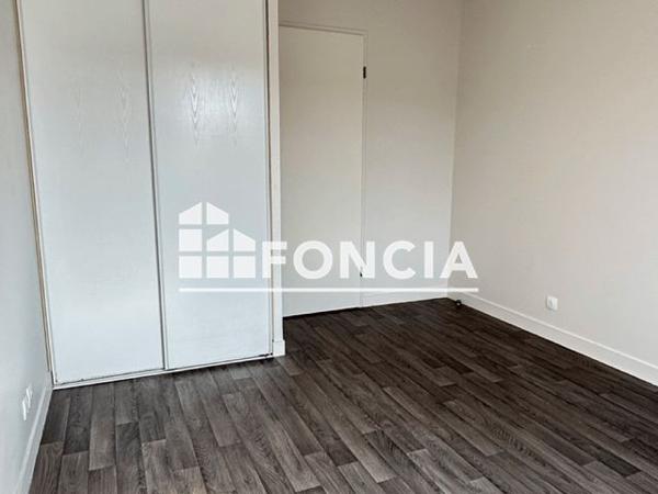 Location Appartement 4 pièces 82.5 m² - ENTREE A Limoges 87000