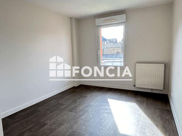 Location Appartement 4 pièces 82.5 m² - ENTREE A Limoges 87000