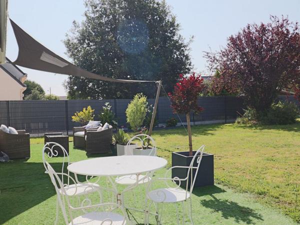 Maison Saint Lyphard, centre ville  4-5 chambres