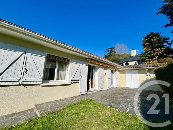 Appartement F4 à vendre  4 pièces - 101,25 m 2   PAU  - 64
