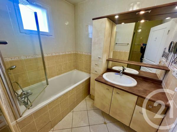Appartement F4 à vendre  4 pièces - 101,25 m 2   PAU  - 64