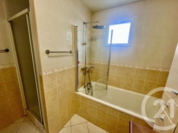 Appartement F4 à vendre  4 pièces - 101,25 m 2   PAU  - 64