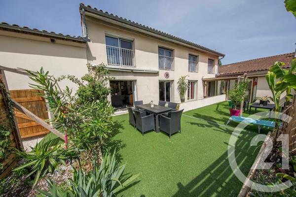 Maison à vendre  7 pièces - 197,18 m 2   BRACH  - 33