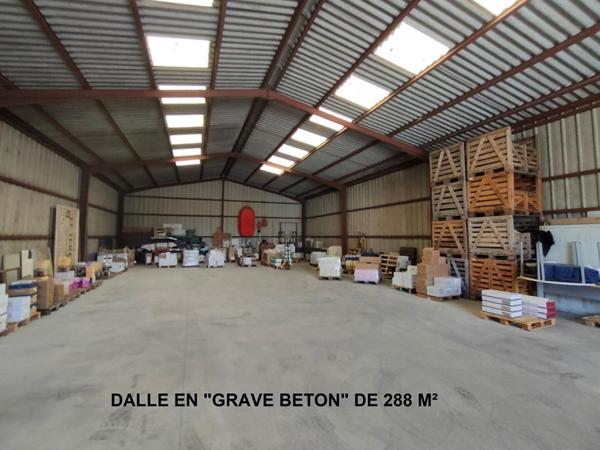 PROPRIETE : CHATEAU + BUREAUX + CHAIS + BATIMENTS + 3600 M² DE TERRAIN