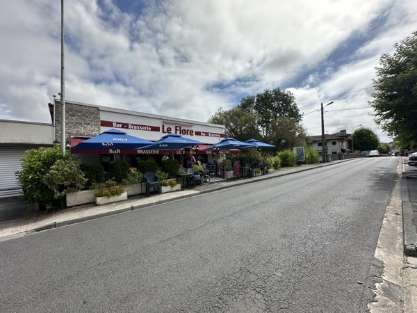 Commerce à vendre à Chalais (16210) - Charente