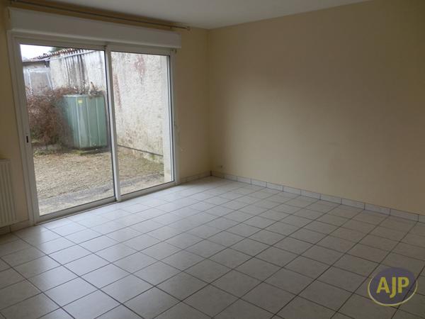 Location maison Brizambourg : 559 € - AJP Immobilier Saintes