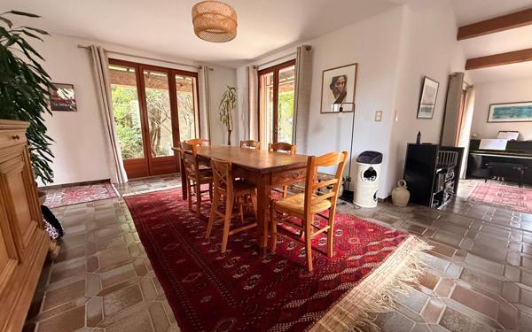 Maison à vendre    4 pièces • 119 m2 Aigues-Mortes