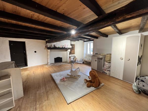 Maison à vendre à Montmoreau (16190) - Charente