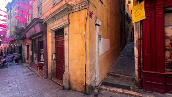 Grasse centre historique : Grand 2 pièces de 40 m2