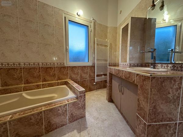 Maison à vendre à Amboise dans l'Indre-et-Loire (37400), ref : 12101/1307   
centre ville