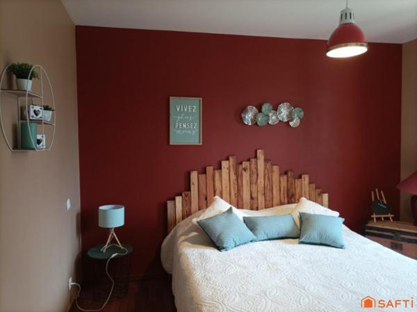 TRES BELLE MAISON TOUT CONFORT - CLEFS EN MAIN -