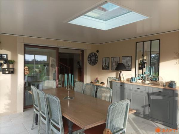 TRES BELLE MAISON TOUT CONFORT - CLEFS EN MAIN -