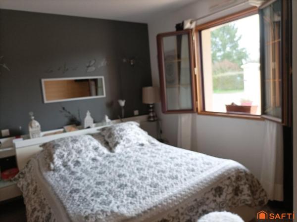 TRES BELLE MAISON TOUT CONFORT - CLEFS EN MAIN -