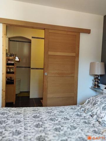 TRES BELLE MAISON TOUT CONFORT - CLEFS EN MAIN -