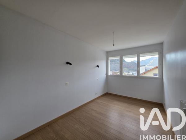 Location appartement 4 pièces 67 m² Lourdes