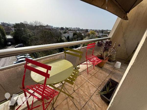 A VENDRE, Gironde, BORDEAUX CAUDERAN, dans un secteur calme proche de la place Mondesir, dans u...