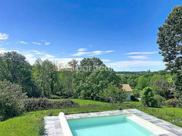 Vente
                Maison148 m² - 6 Pièces -
                    BIDART (64210)