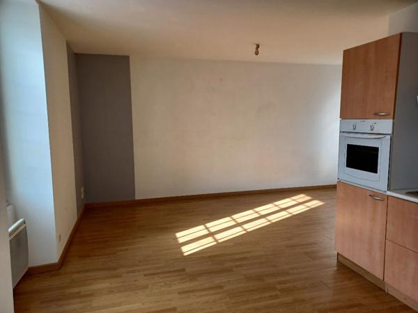 STUDIO BECON-LES-GRANITS 1 pièce