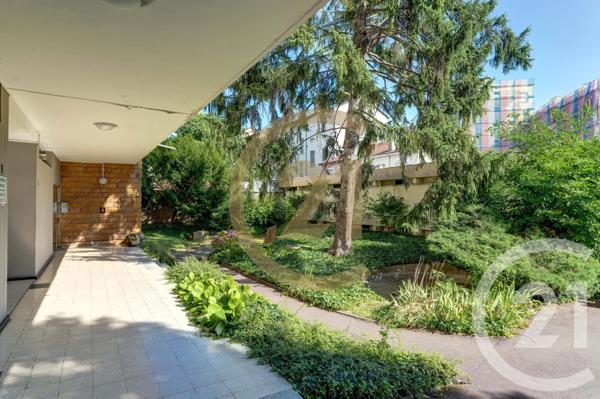 Appartement T3 à vendre  3 pièces - 72,79 m 2   LYON  - 69003