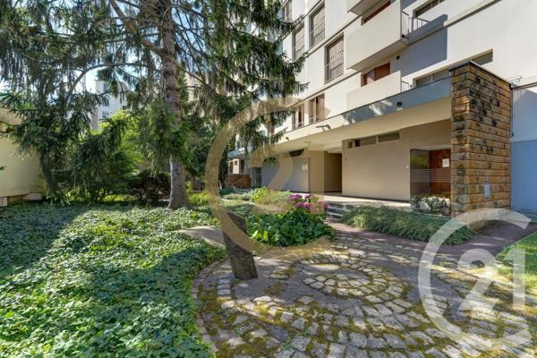 Appartement T3 à vendre  3 pièces - 72,79 m 2   LYON  - 69003