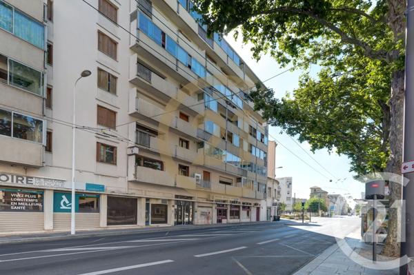 Appartement T3 à vendre  3 pièces - 72,79 m 2   LYON  - 69003