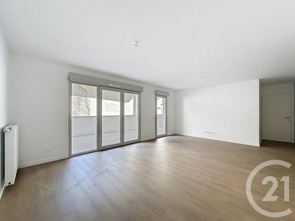 Appartement à vendre  4 pièces - 78 m 2   GIVORS  - 69