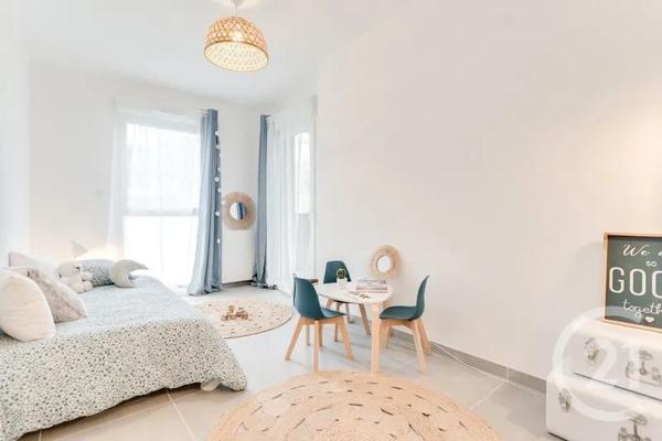 Appartement à vendre  4 pièces - 78 m 2   GIVORS  - 69
