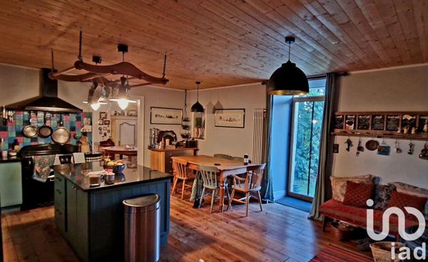 Maison à vendre 6 pièces 230 m² Saint-Saturnin