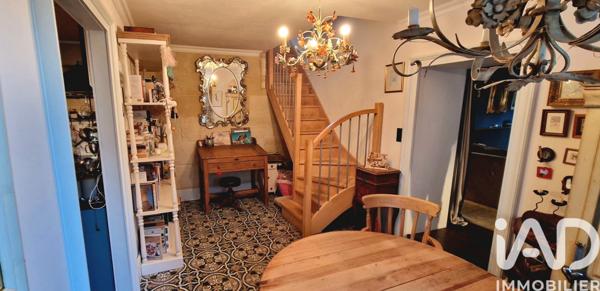 Maison à vendre 6 pièces 230 m² Saint-Saturnin