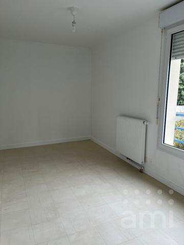 Appartement Poitiers 74 m2 avec terrasse, jardinet et parking