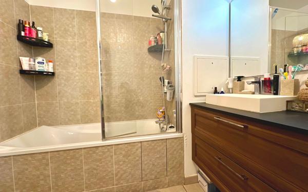 Appartement à vendre    3 pièces • 53 m2 Épinay-sur-Seine