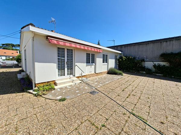 OPPORTUNITE - MAISON DE PLAIN PIED  - SECTEUR EST PROCHE CENTRE VILLE