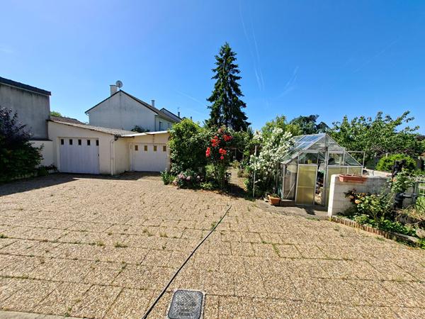 OPPORTUNITE - MAISON DE PLAIN PIED  - SECTEUR EST PROCHE CENTRE VILLE