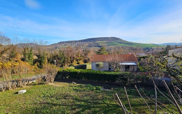 Maison à vendre    5 pièces •  Veyre-Monton