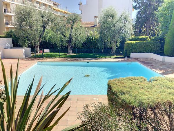 2P Cannes Centre Piscine