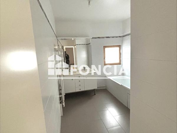 Location Appartement 4 pièces 108.17 m² - 2 ALLEE DES GENTIANES Nanterre 92000