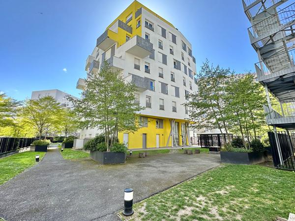 CENTRE VILLE 3 pièces à louer - 54,60 m² avec balcon et parking