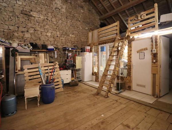 Maison Saint Pierre La Bourlhonne 7 pièce(s) 150 m2 environs et 1ha de terrain