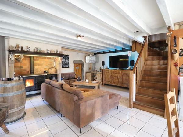 Maison Saint Pierre La Bourlhonne 7 pièce(s) 150 m2 environs et 1ha de terrain