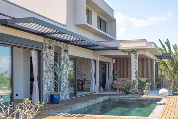 Villa T4/5 d’Exception – 168,35 m² + 58 m² d’annexes – Vue Mer Panoramique – Saint-Joseph (97480)