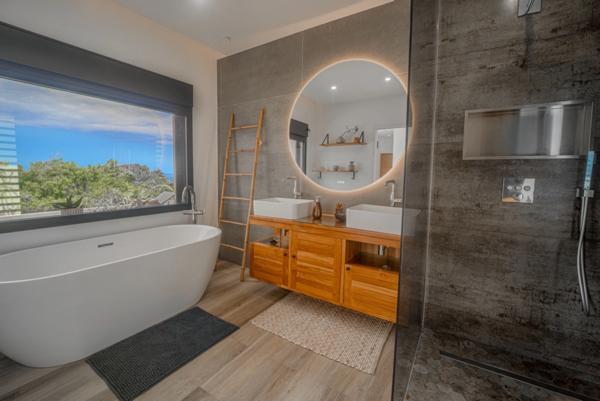 Villa T4/5 d’Exception – 168,35 m² + 58 m² d’annexes – Vue Mer Panoramique – Saint-Joseph (97480)