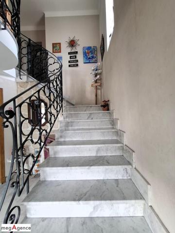 Maison à AUREILHAN, 65800 - 7 pièces 220m²