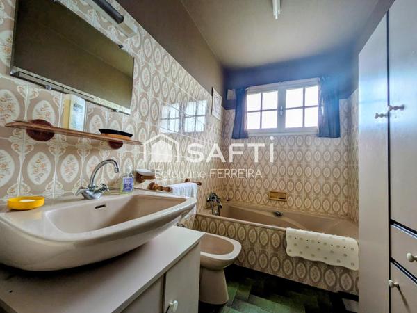 ISSOUDUN, PAVILLON T4 AVEC SOUS-SOL ET JARDIN