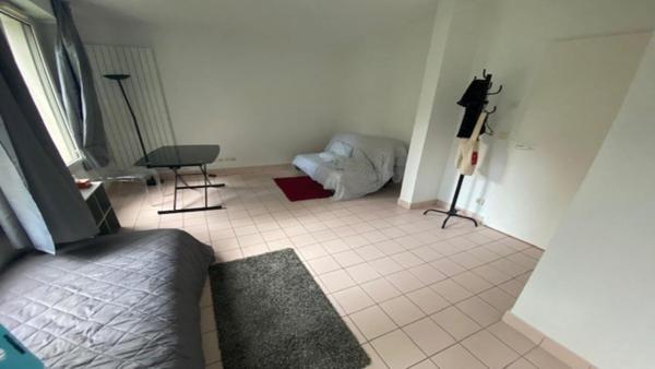 A LOUER : T1 à LILLE • Rue de Valmy - PLACE PHILIPPE LEBON • 665 € CC • Réf. 813-201