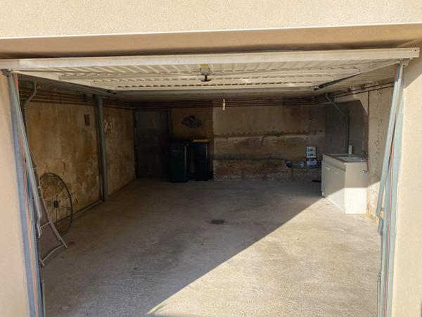 Loue proche centre Ceyzeriat T4 duplex avec jardinet et garage