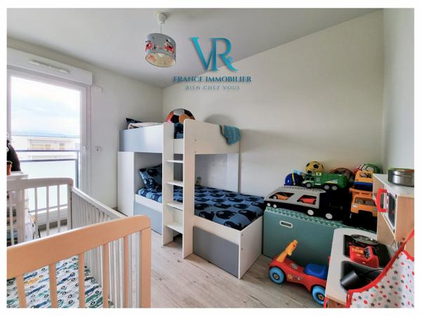 Saint-Genis-Pouilly (01630) APPARTEMENT T3 AU 2EME DERNIER ETAGE AVEC 3 GARAGES - SAINT-GENIS-POUILLY (01630)