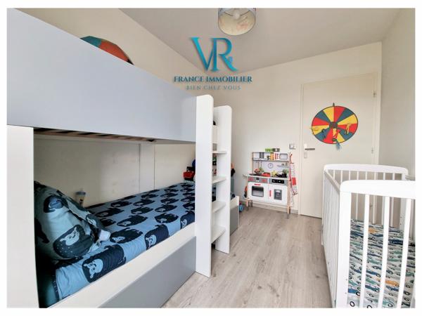 Saint-Genis-Pouilly (01630) APPARTEMENT T3 AU 2EME DERNIER ETAGE AVEC 3 GARAGES - SAINT-GENIS-POUILLY (01630)