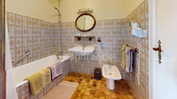 Propriété d’exception en Normandie – Manoir rénové avec dépendances et chapelle