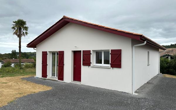 Maison à vendre    3 pièces •  Bardos