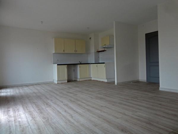 Dpt Pyrénées Orientales (66), à vendre BOMPAS appartement 4 pièces 78,8m² terrasse, parking